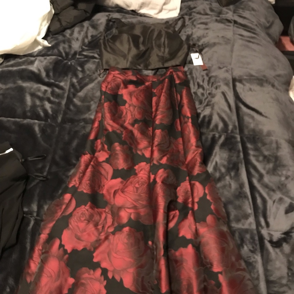 Two piece floral prom dress (size 6 petite)